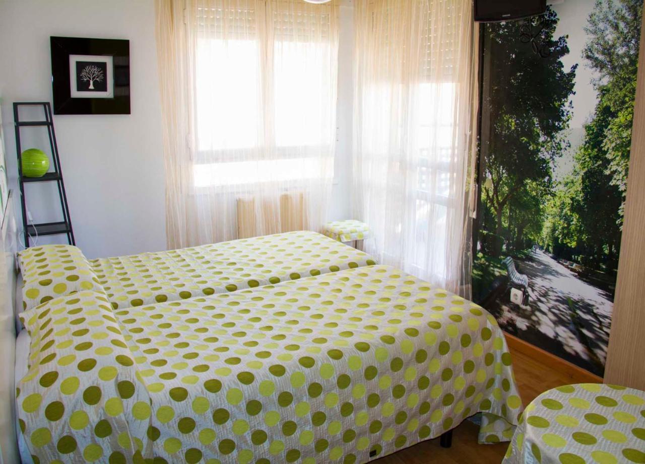 Gala II Apartment Soria Bagian luar foto